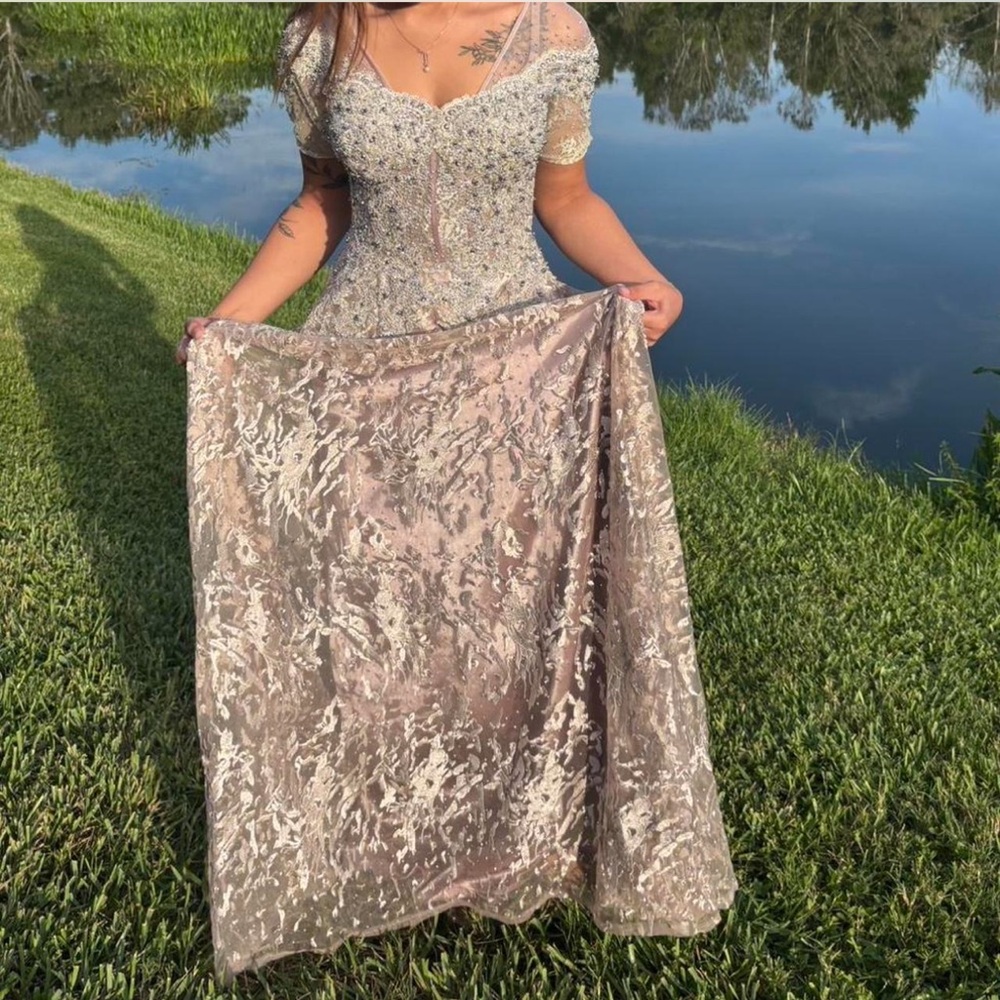 Elegant Lace Evening Gown
